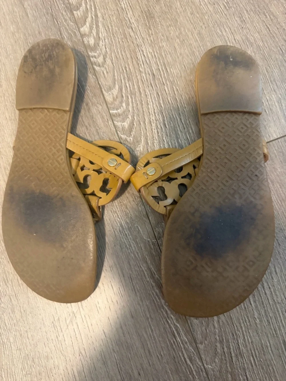 Tory Burch Tan Patent Leather Logo Toe-Post Sandals